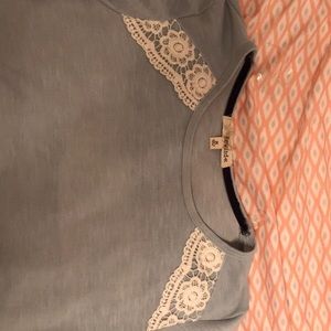 Rewind Tops - Rewind medium shirt Rewind Tops - Rewind medium shirt
